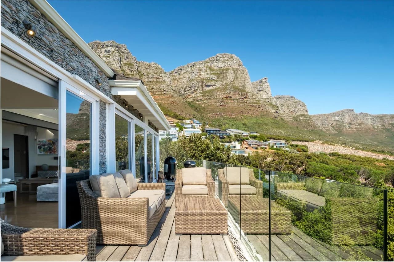 Sea View Four Bedroom Home in Camps Bay, Cape Town photo 4