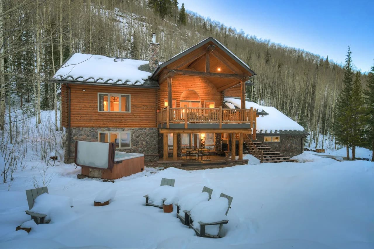 Scenic Five Bedroom Lodge in Blue River photo 2