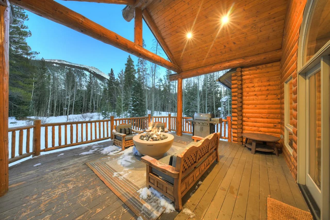 Scenic Five Bedroom Lodge in Blue River photo 3