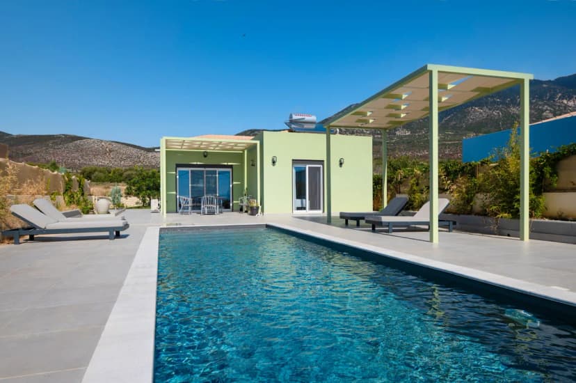 Cozy Getaway with Scenic Views in Kefalonia