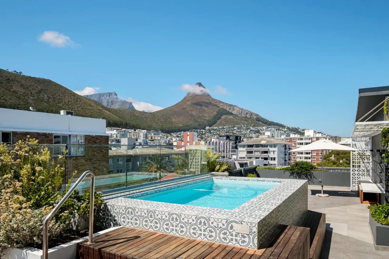Oceanview Rooftop Apartment in Sea Point, Cape Town photo 3