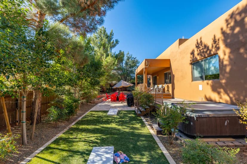 Thunder Mountain Retreat | Hot Tub • Fire Pit • Red Rock Views