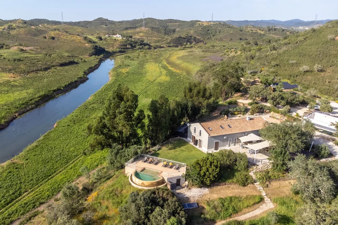 Spacious Five Bedroom Villa in Sao Bartolomeu de Messines photo 3