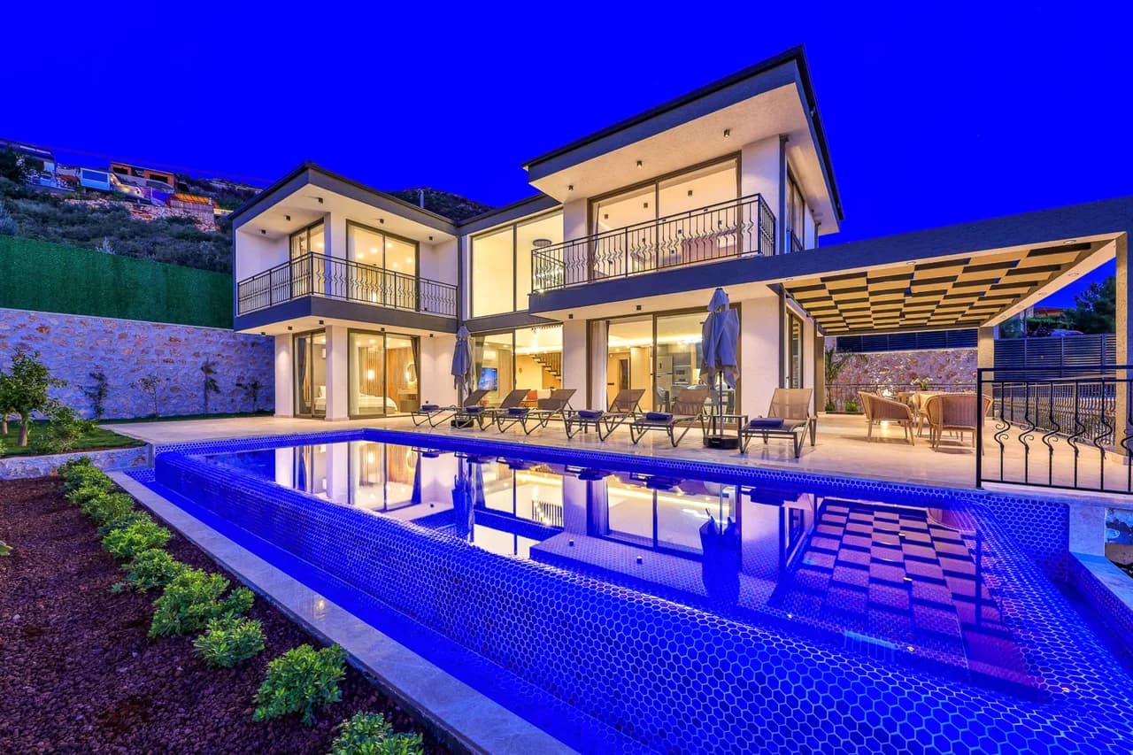 Mountain View Two Bedroom Villa in Yeşilköy
