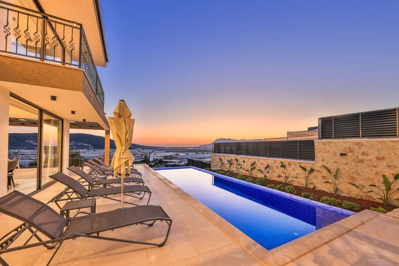 Serene Retreat Two Bedroom Villa in Yeşilköy photo 2