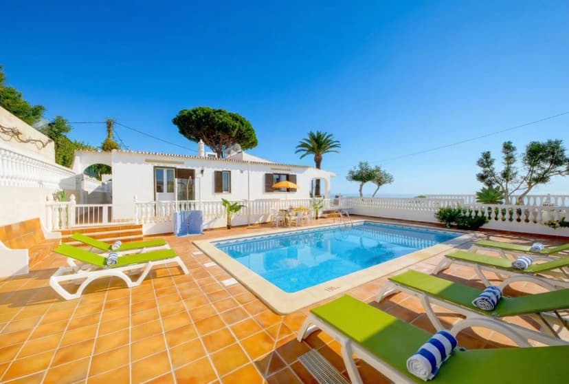 Contemporary Two Bedroom Villa in Algarve