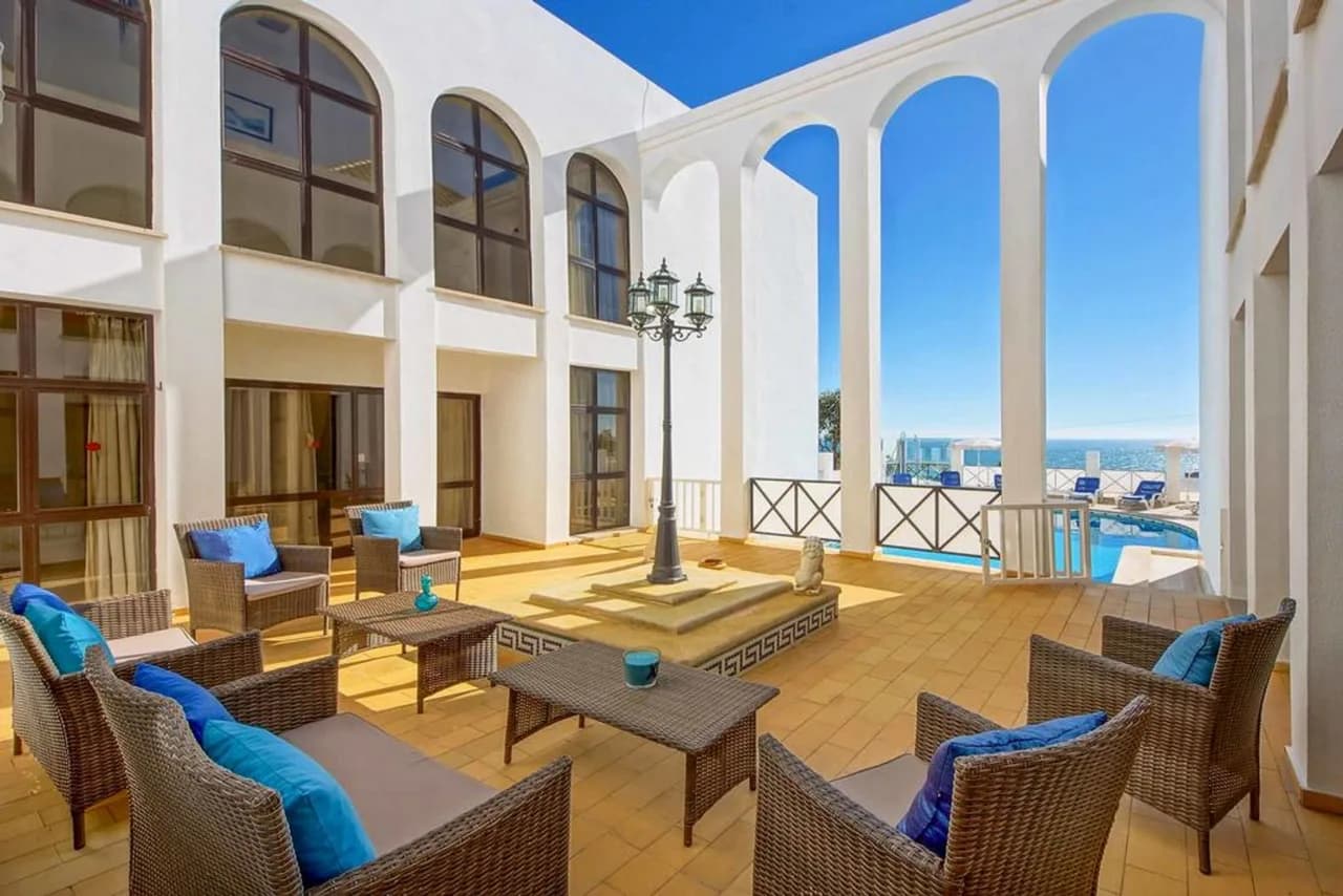 Seaview Five Bedroom Villa in Albufeira photo 4