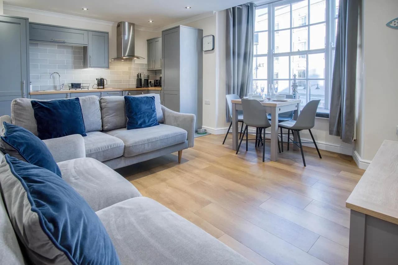 Beach View Three Bedroom Apartment in Tenby photo 5
