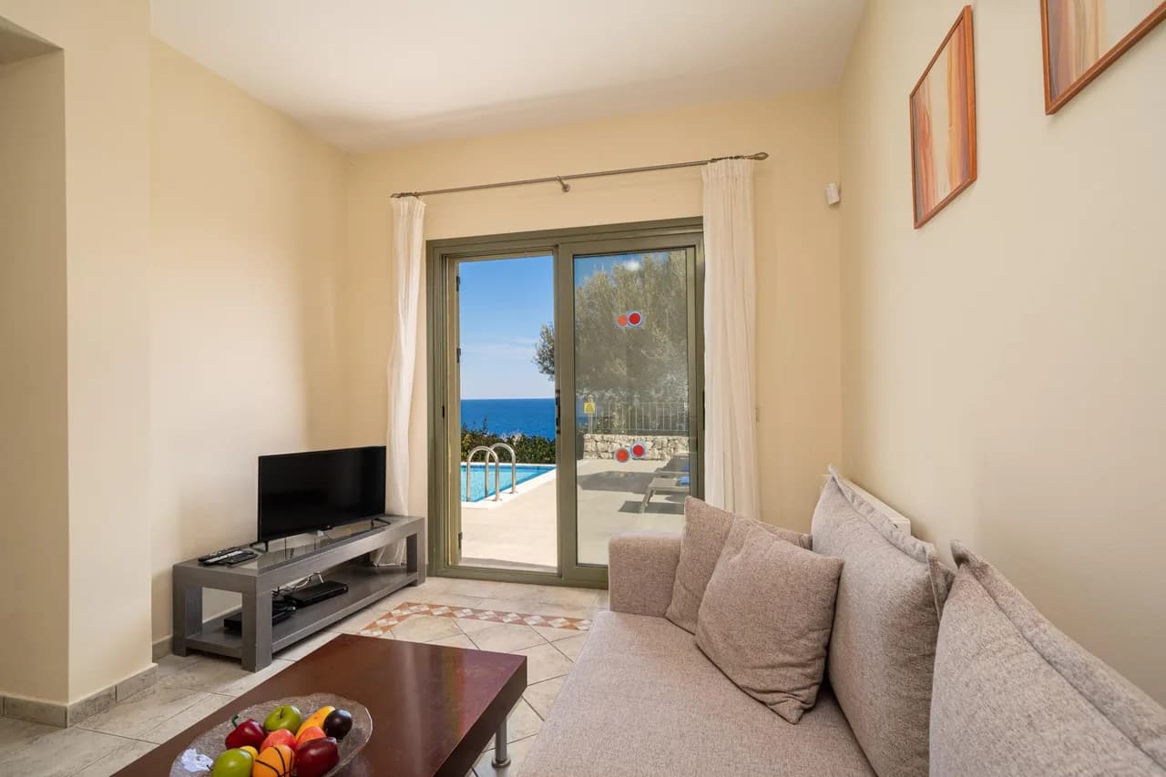 Secluded Three-Bedroom Villa in Kefallonia photo 5