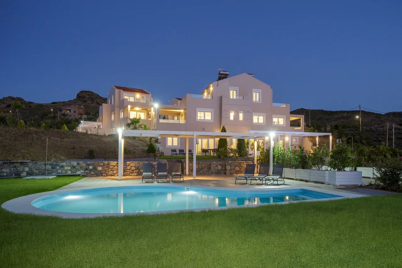 Sea View Four Bedroom Villa in Ammoudi photo 2