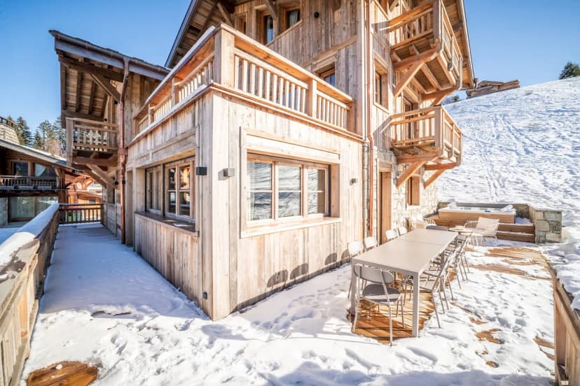Jacuzzi-Equipped Chalet in French Alps Ski Resorts