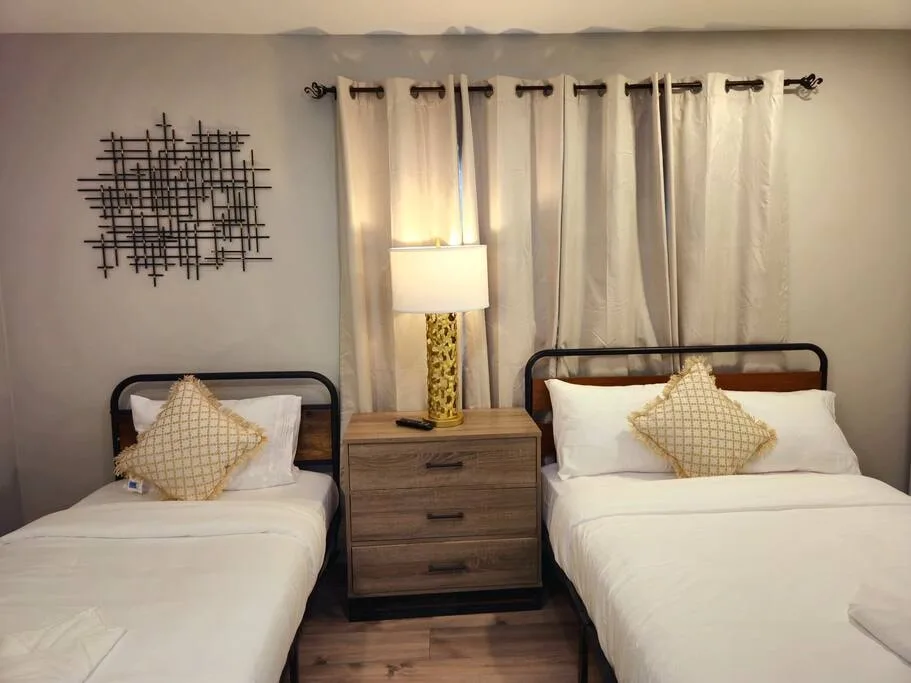 Modern Two Bedroom Retreat in Skyline photo 3