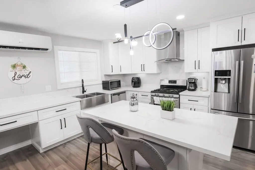 Modern Two Bedroom Retreat in Skyline photo 5