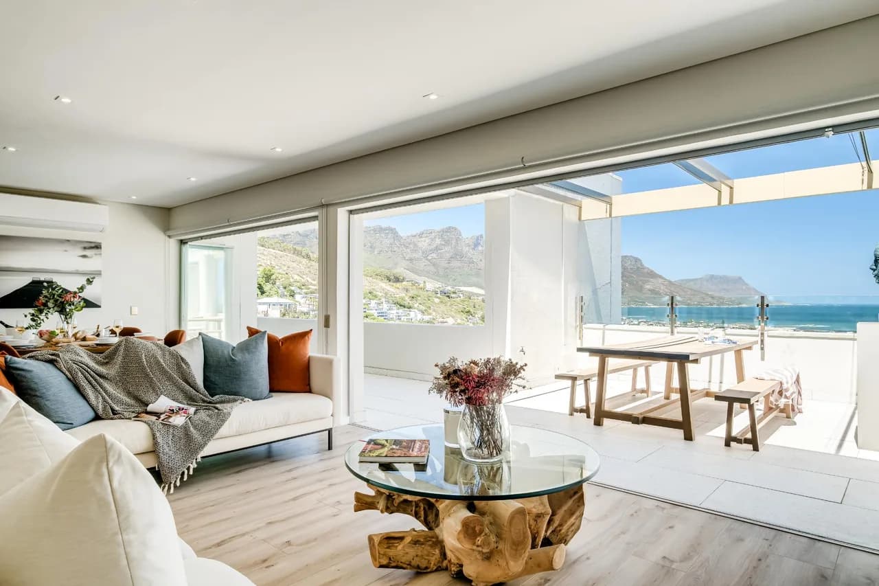 Penthouse with Scenic Sea Views in Cape Town