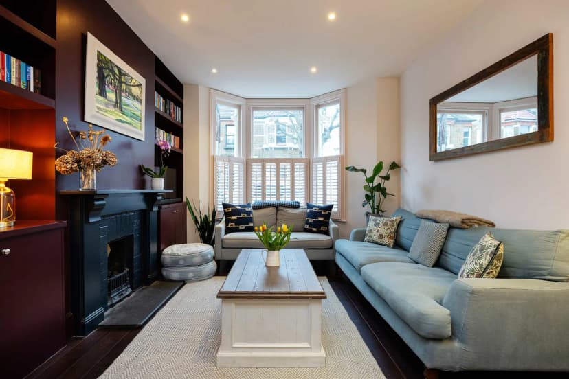 Charming Three-Bedroom Retreat in Kensal Green