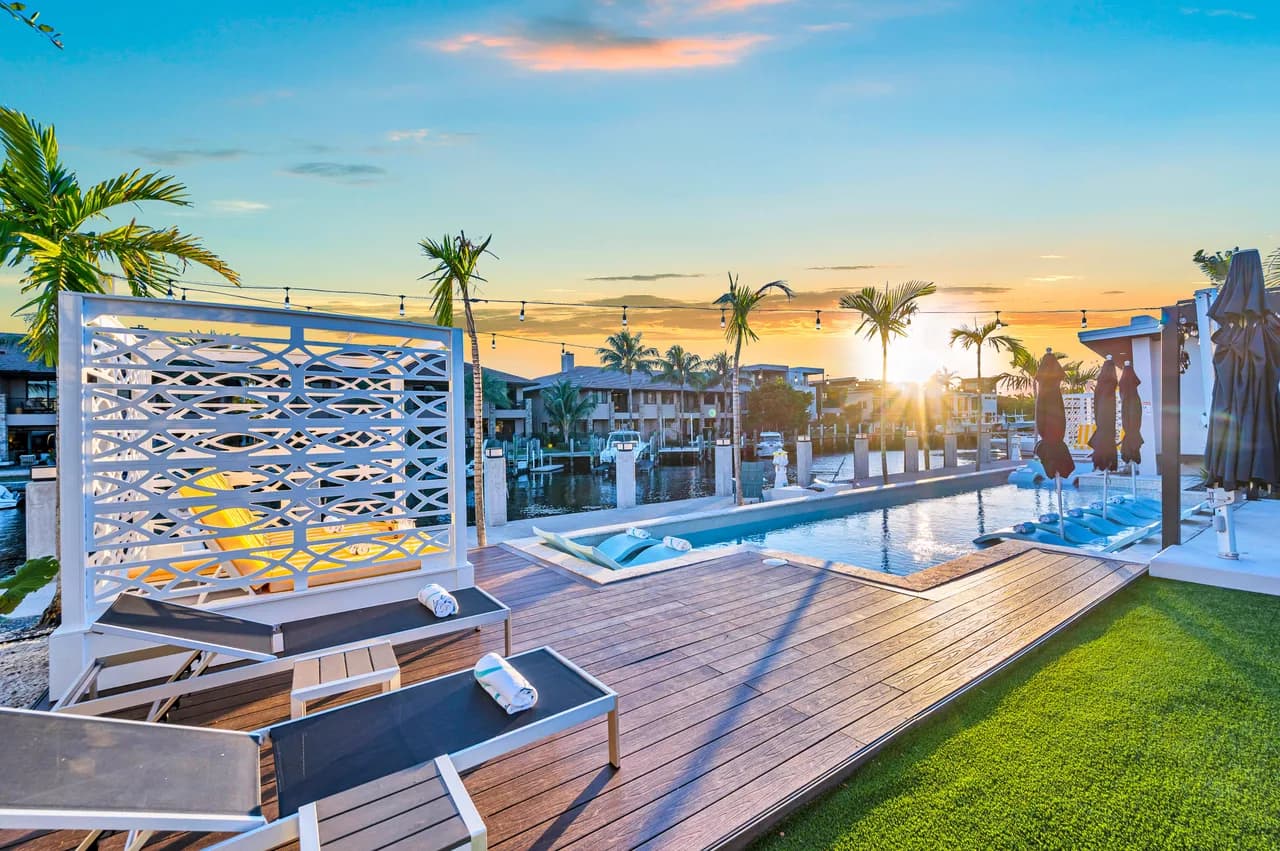 Waterfront Seven Bedroom Villa in Soroka Shores photo 4