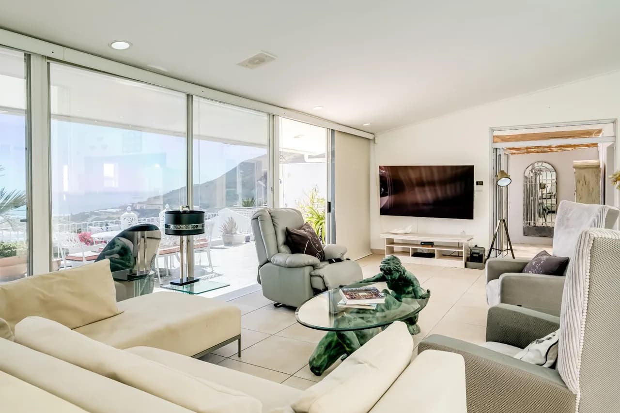 Indoor Pool Villa with Sea Views in Camps Bay photo 2