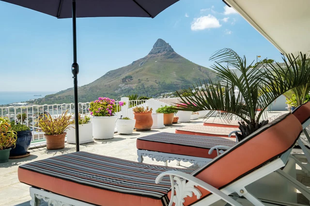 Indoor Pool Villa with Sea Views in Camps Bay photo 4