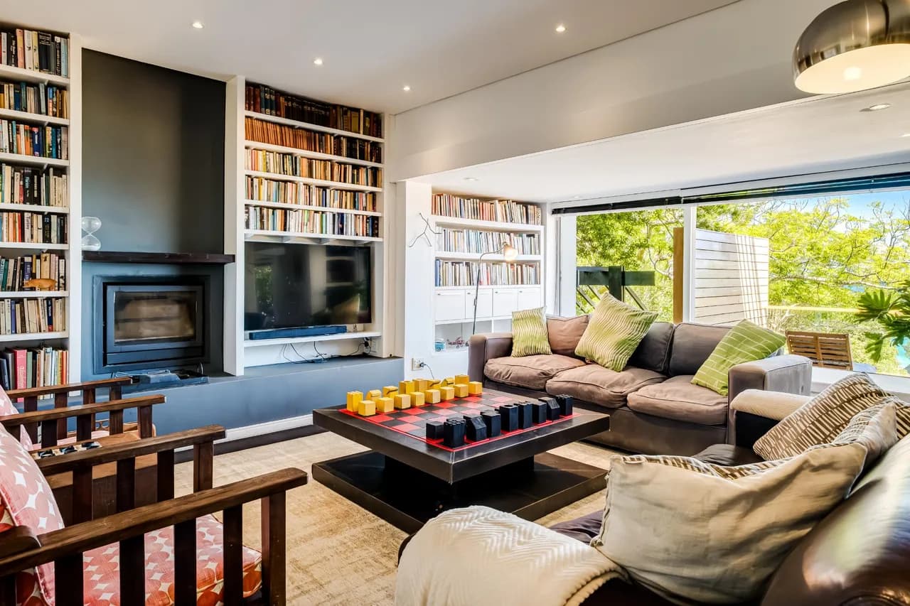 Ocean View Three Bedroom Home in Llandudno, Cape Town photo 2