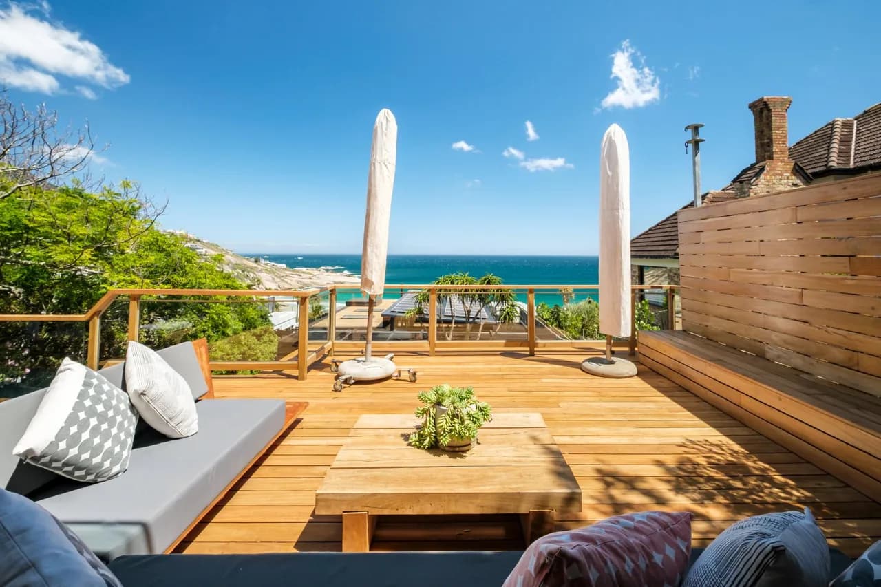 Ocean View Three Bedroom Home in Llandudno, Cape Town photo 5