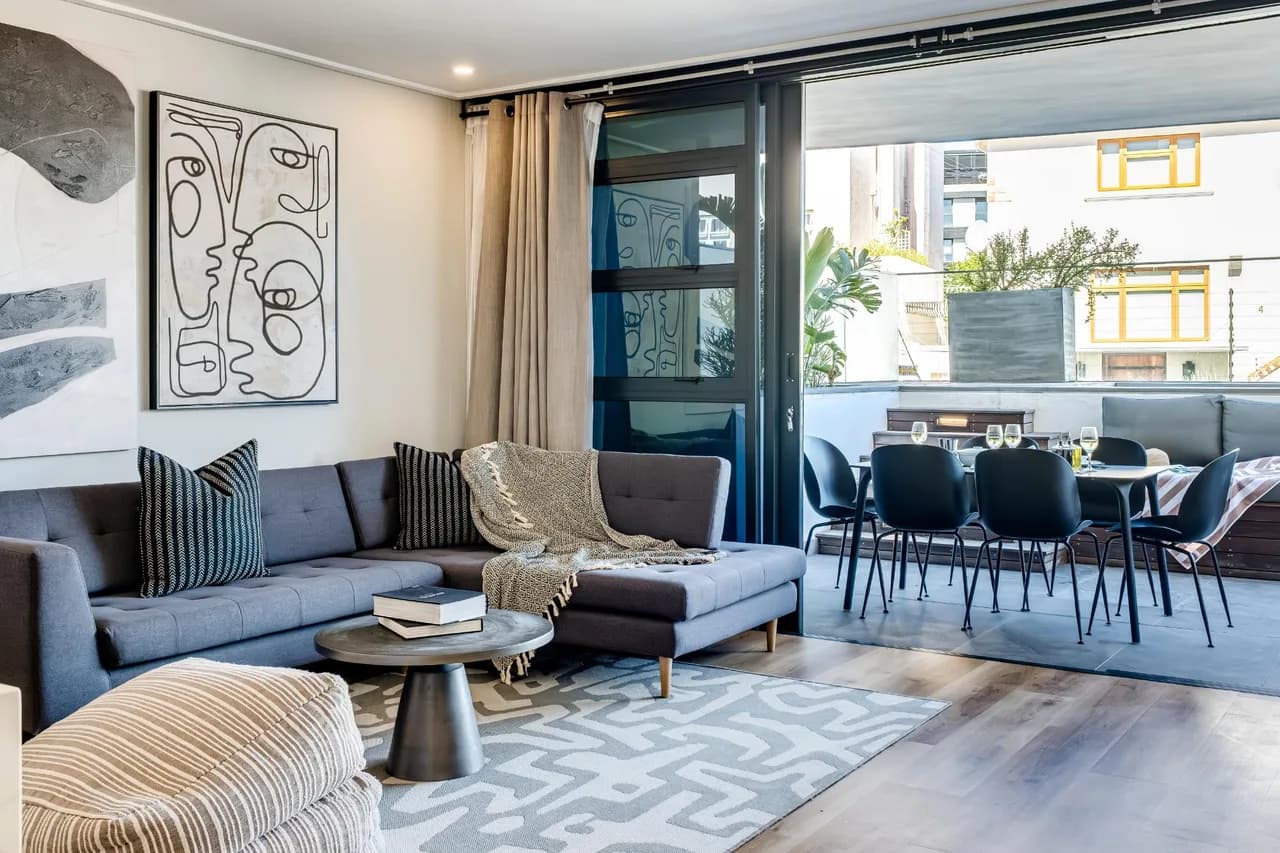 Modern Two Bedroom Suite in Cape Town photo 4