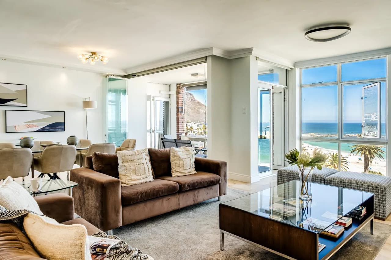 Beachside Two Bedroom Villa in Camps Bay photo 2