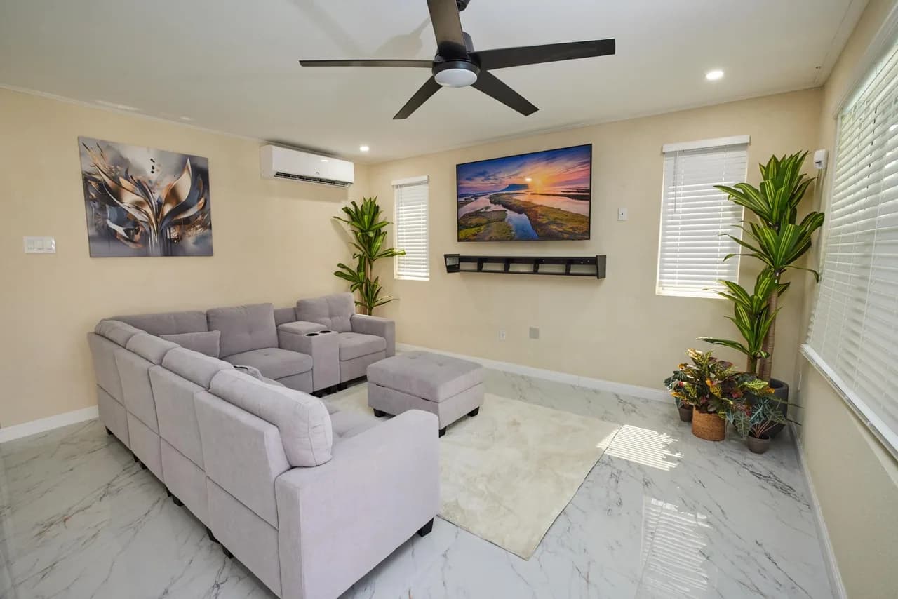 Gated Six Bedroom Villa Near Beach in Christ Church photo 4