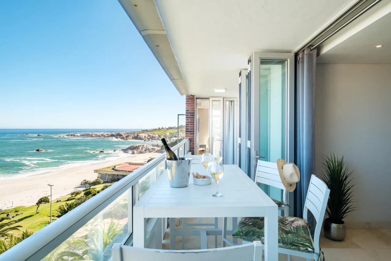 Ocean View Three Bedroom Apartment in Camps Bay photo 4