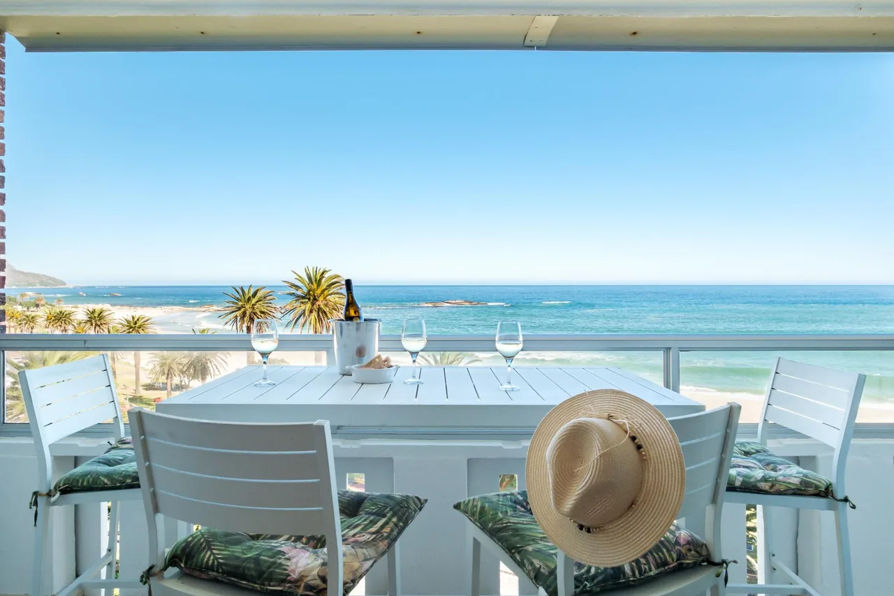 Ocean View Three Bedroom Apartment in Camps Bay photo 5