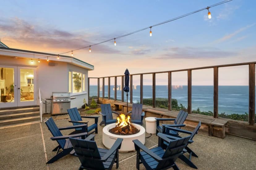 Oceanfront Retreat with Panoramic Views in California