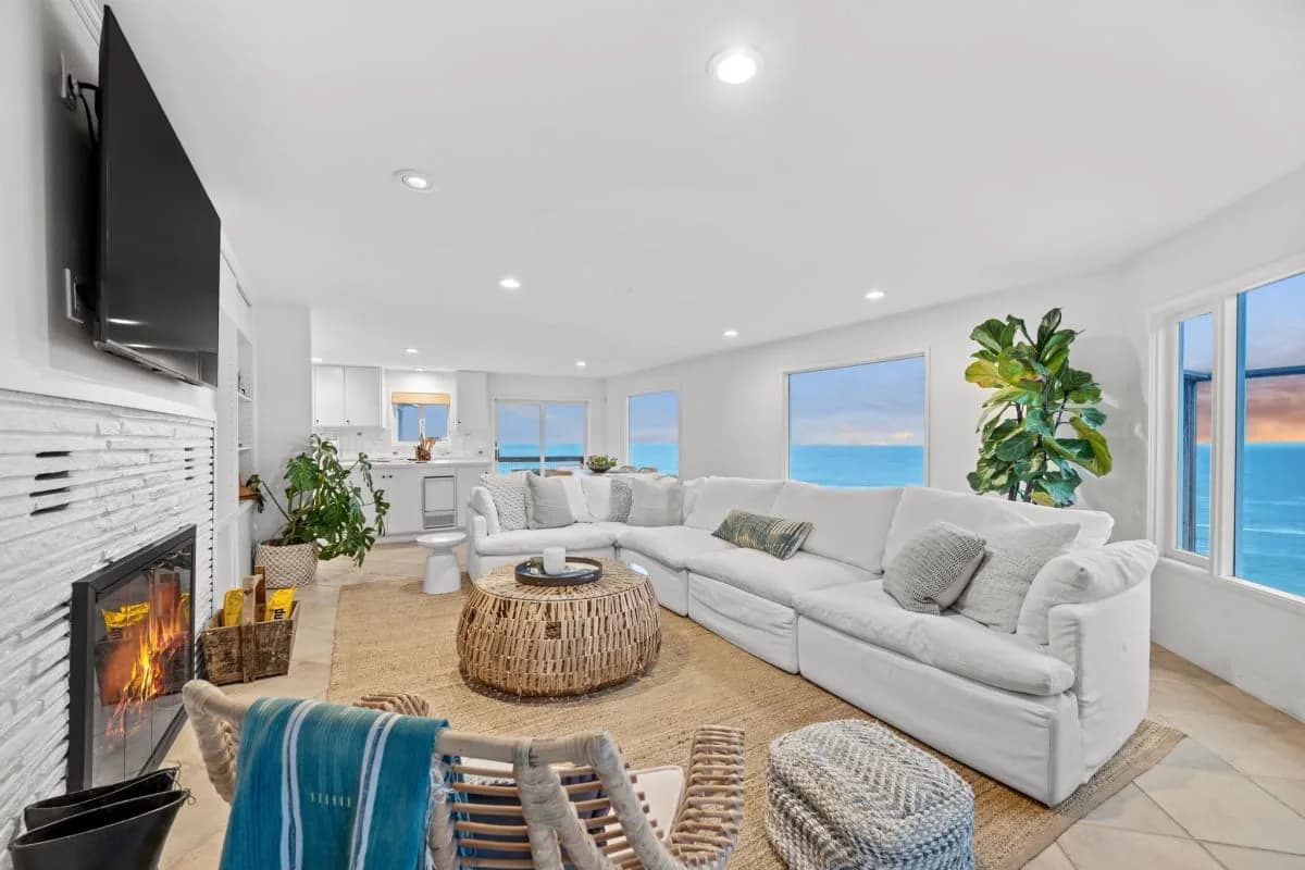 Oceanfront Home with 180° Views in Montara, California photo 2