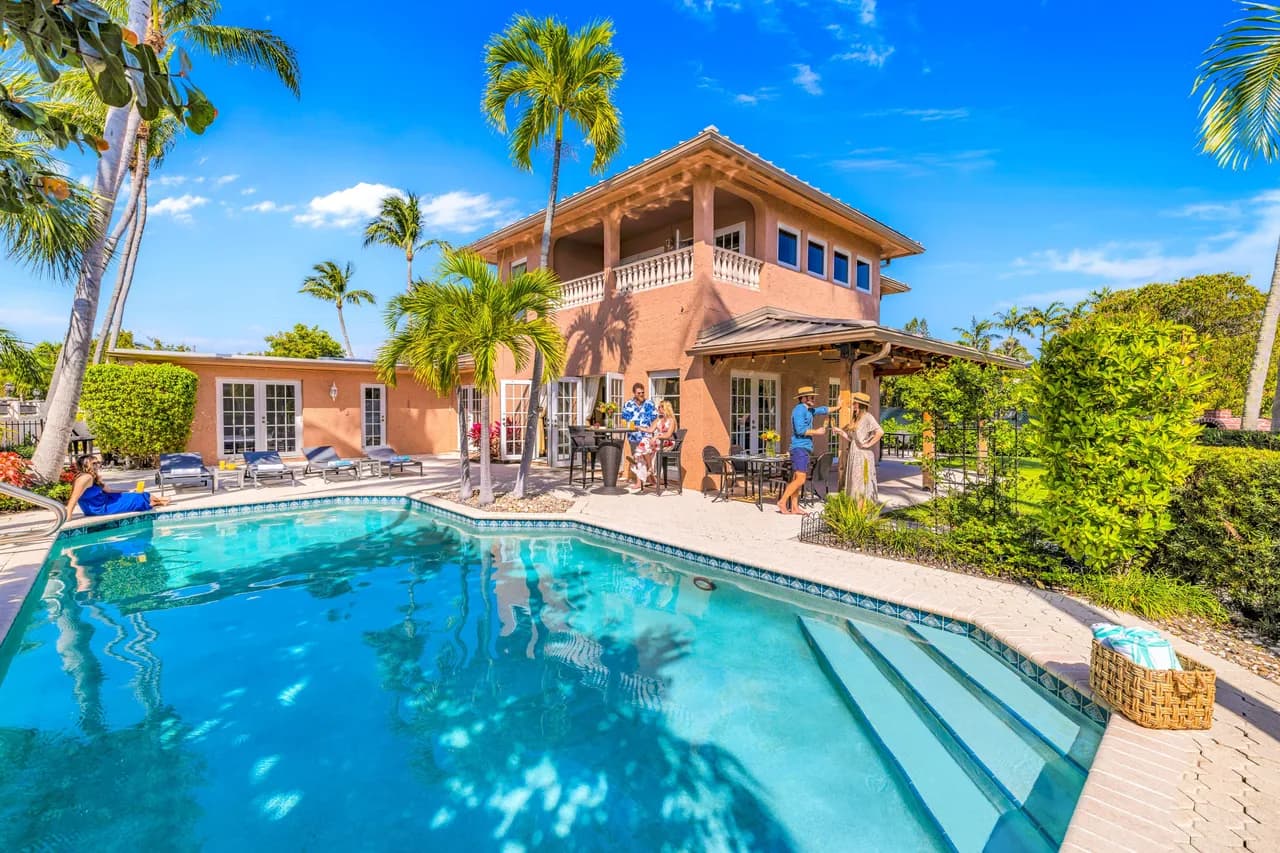 Waterfront Villa with Heated Pool in Lauderdale-by-the-Sea