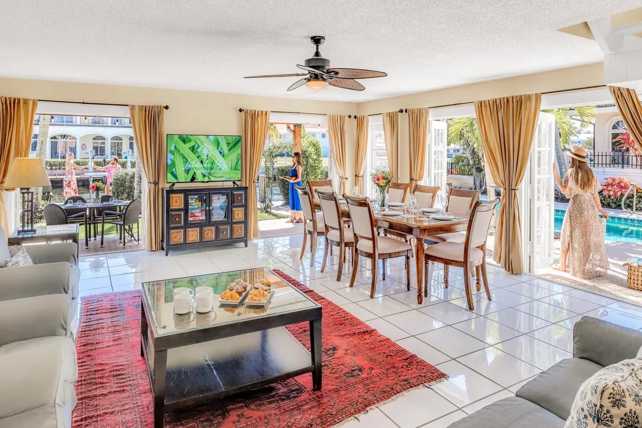 Waterfront Villa with Heated Pool in Lauderdale-by-the-Sea photo 2