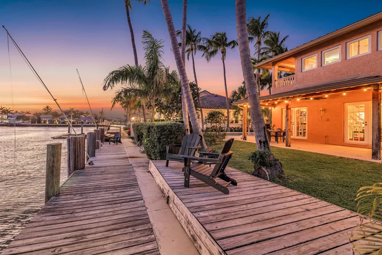 Waterfront Villa with Heated Pool in Lauderdale-by-the-Sea photo 4
