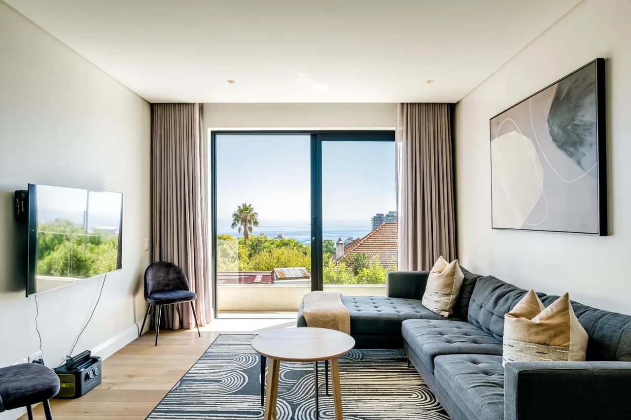 Central Modern One-Bedroom Apartment in Sea Point, Cape Town