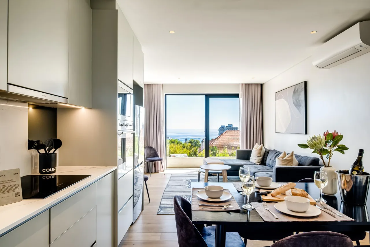 Central Modern One-Bedroom Apartment in Sea Point, Cape Town photo 3