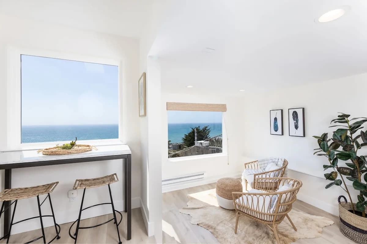 Oceanfront Coastal Home in Moss Beach, California photo 2