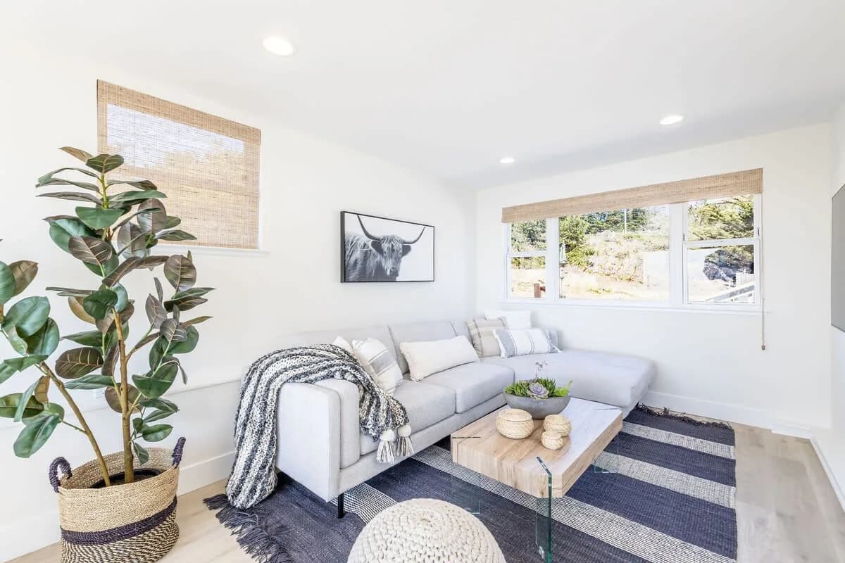 Oceanfront Coastal Home in Moss Beach, California photo 4