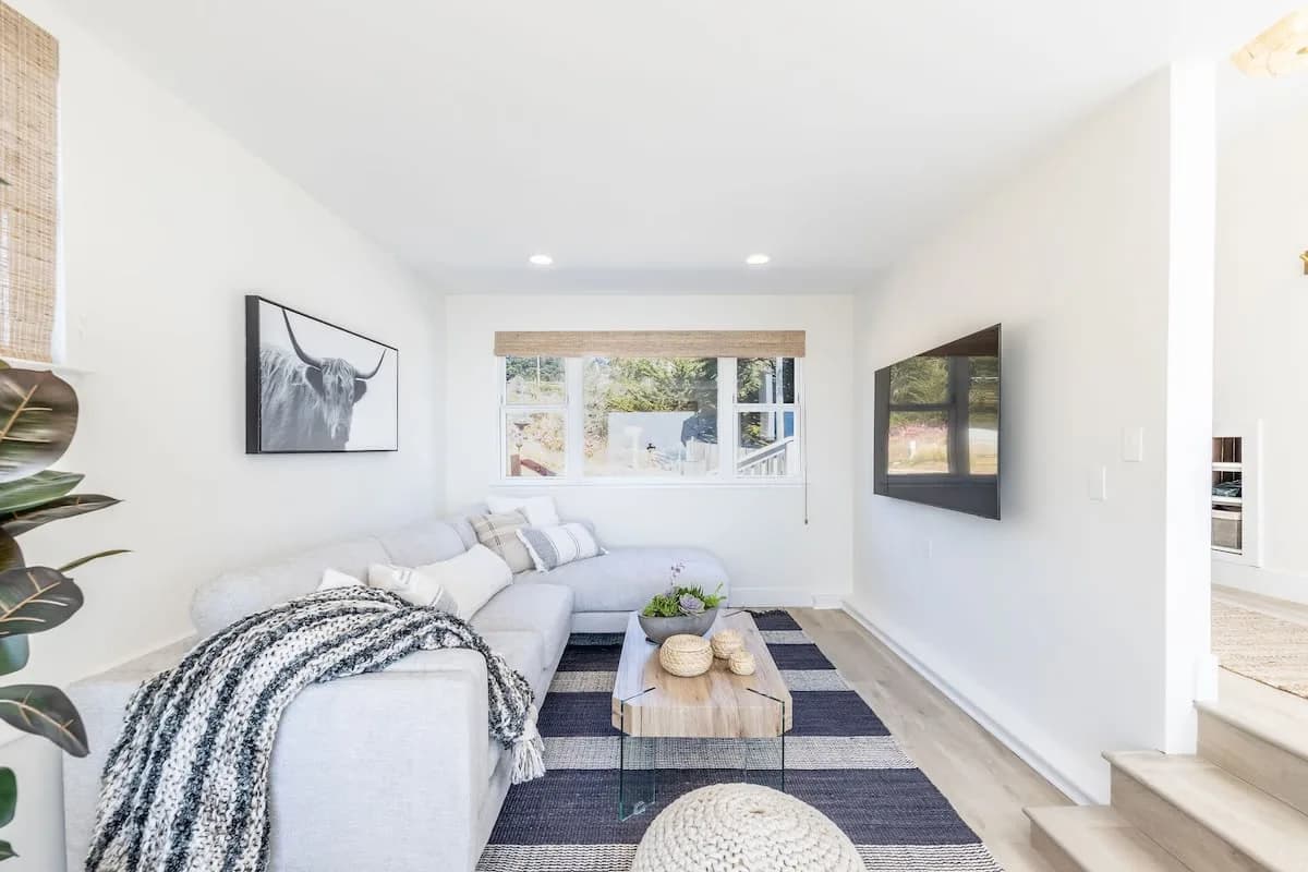 Oceanfront Coastal Home in Moss Beach, California photo 5