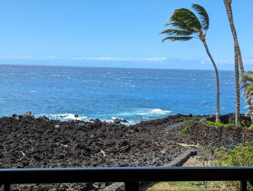 True Oceanfront Two Bedroom Villa in Big Island