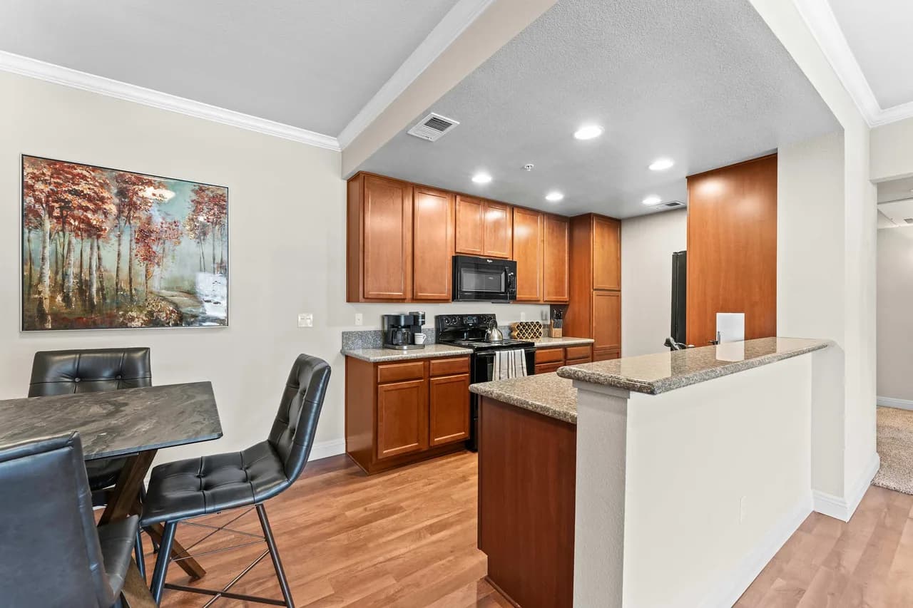 Mountain View Two Bedroom Villa in Reno, Nevada photo 5