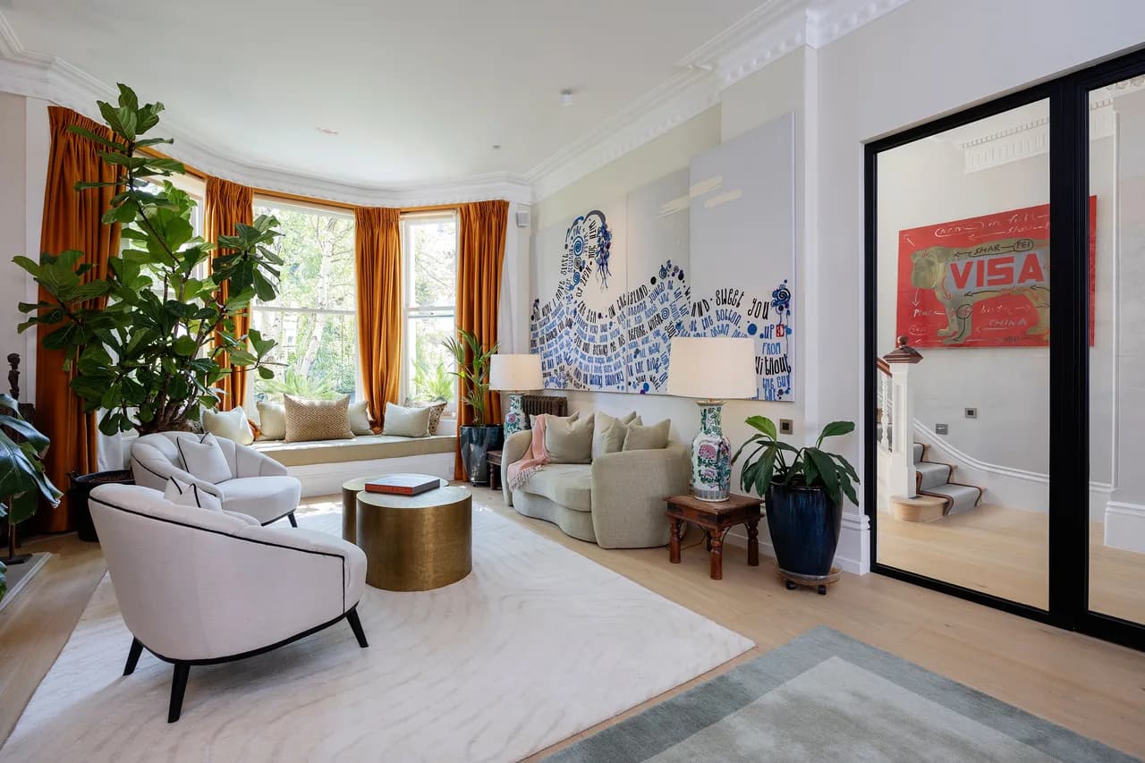 Charming Five Bedroom Retreat in London photo 2