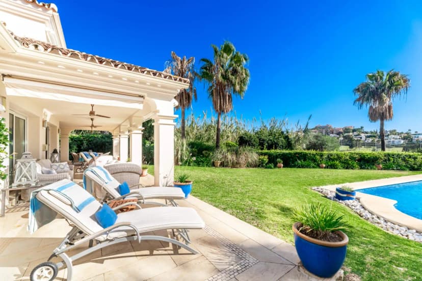 Spacious Family Villa with Kitchen in Marbella