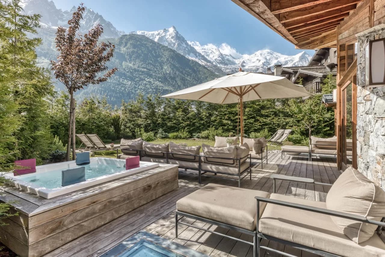 Spacious Terrace Chalet in Chamonix photo 2