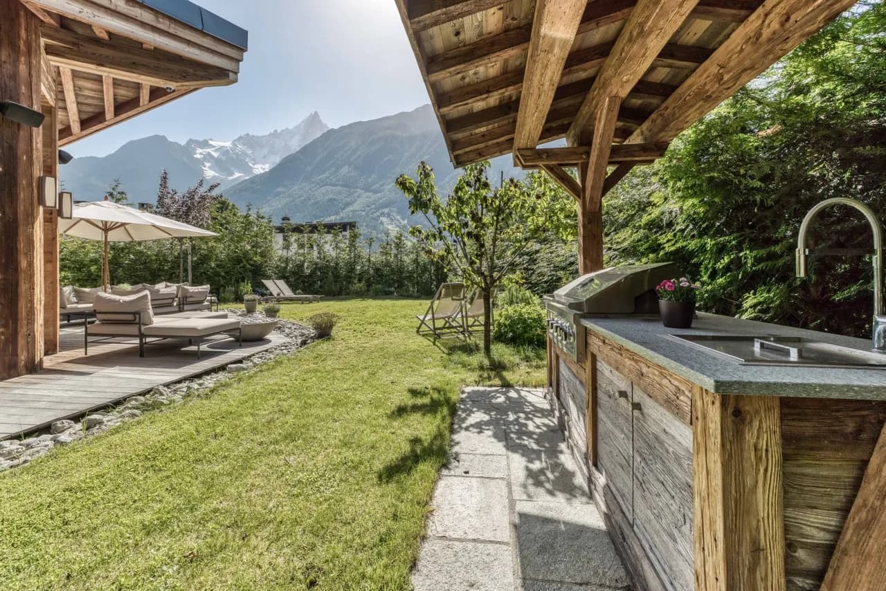 Spacious Terrace Chalet in Chamonix photo 4