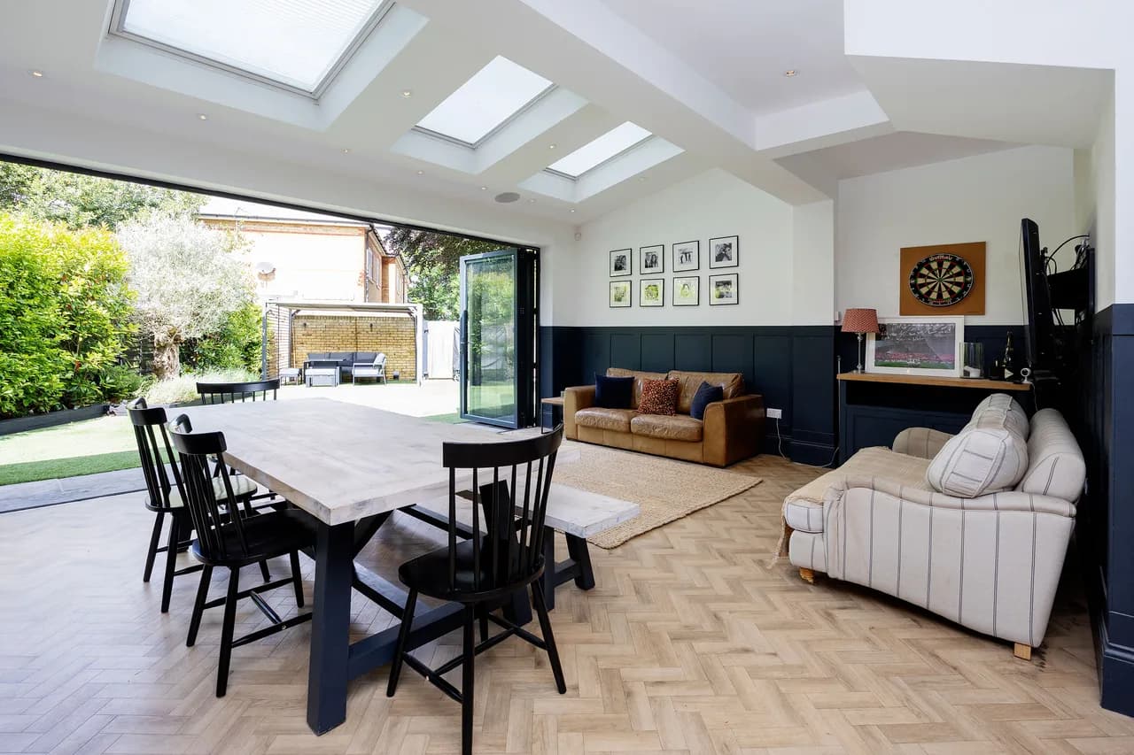 Charming Garden Retreat in London