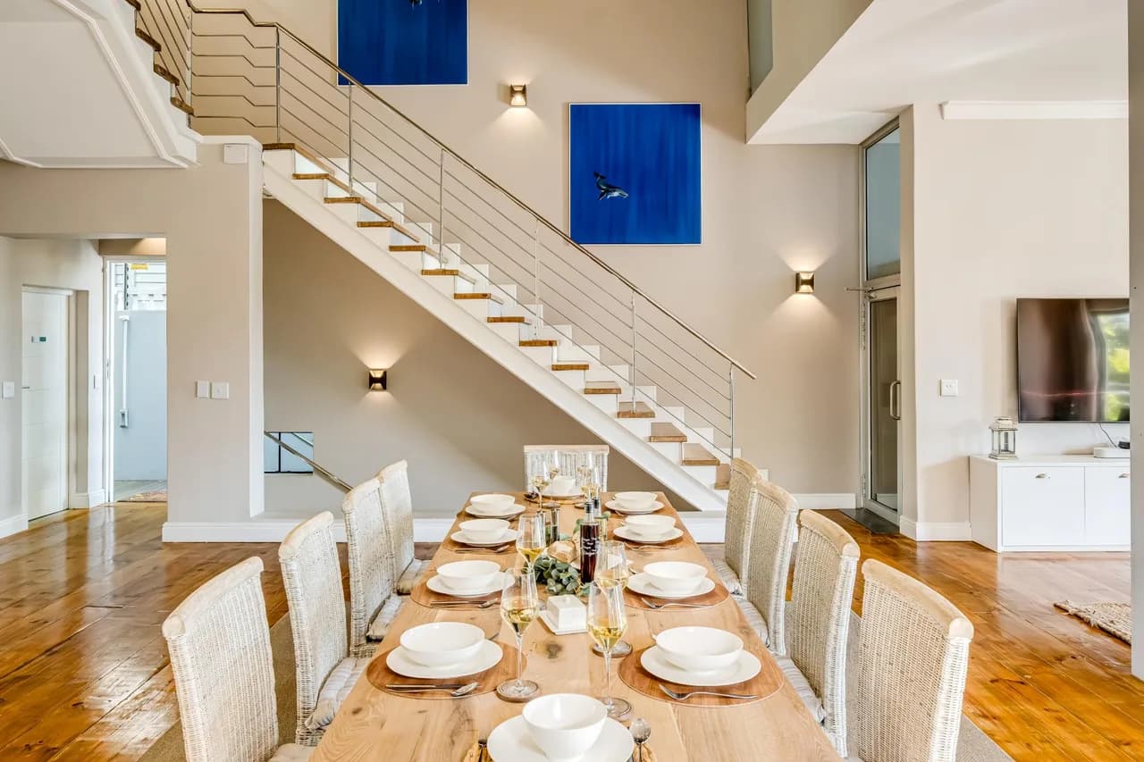 Charming Two Bedroom Apartment in Camps Bay photo 3