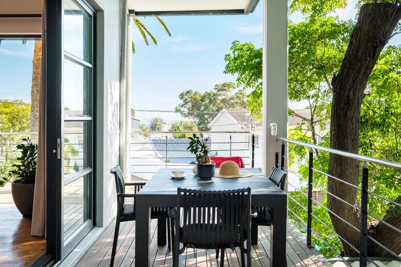Charming Two Bedroom Apartment in Camps Bay photo 4