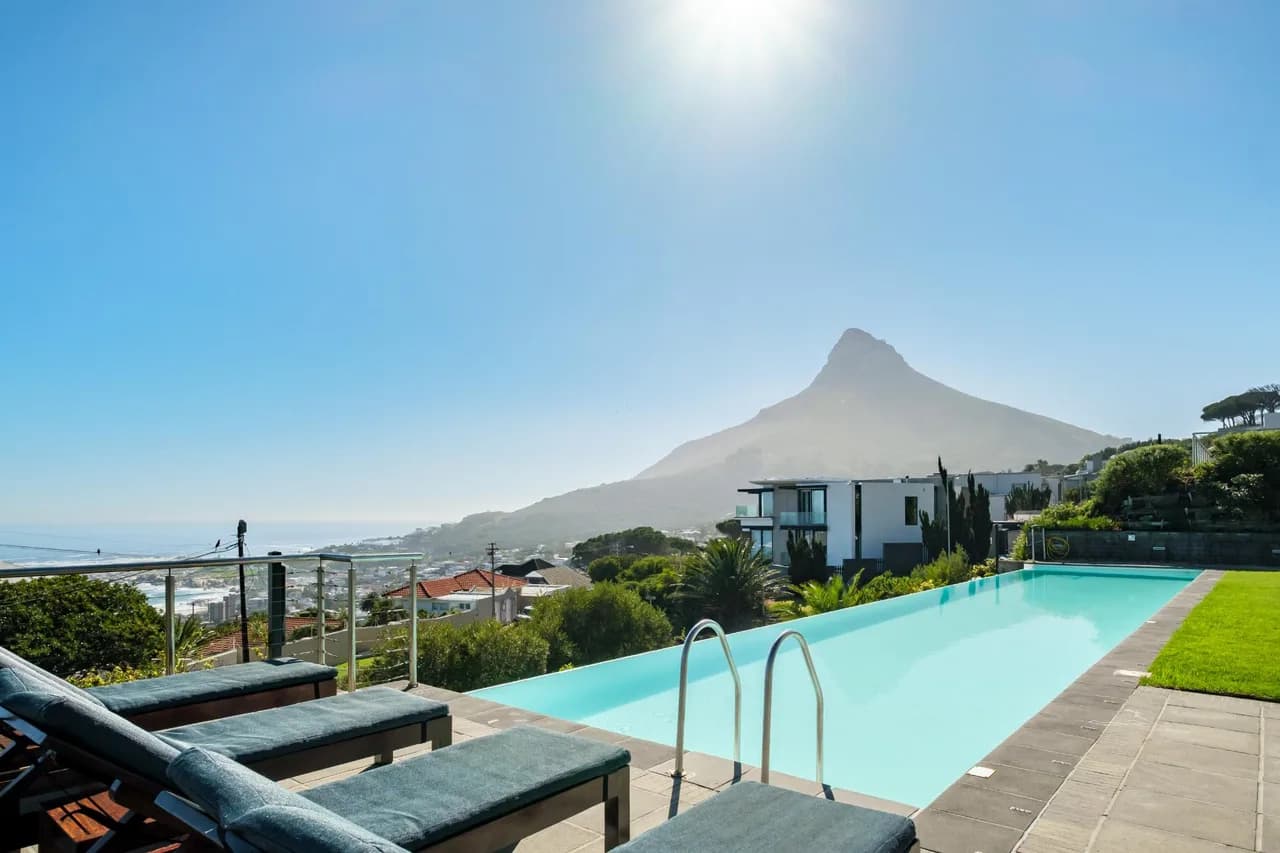 Artistic Sea View Three Bedroom Loft in Camps Bay photo 3