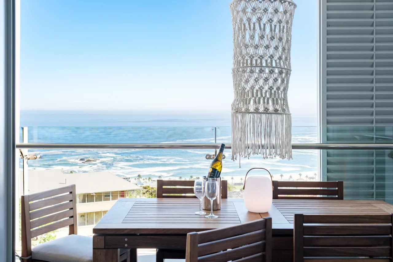 Artistic Sea View Three Bedroom Loft in Camps Bay photo 4